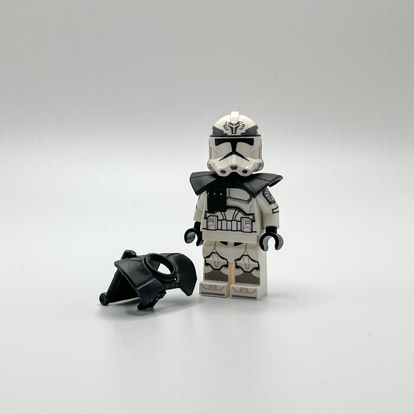 Painted Clone Pauldron - Grunt