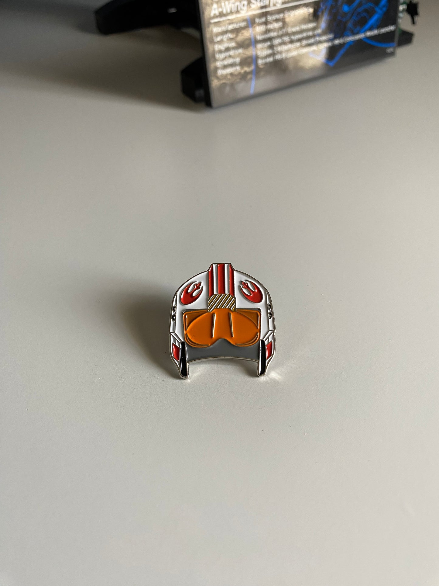Star Wars Luke Skywalker Rebel X-Wing Pilot Helmet Enamel Pin