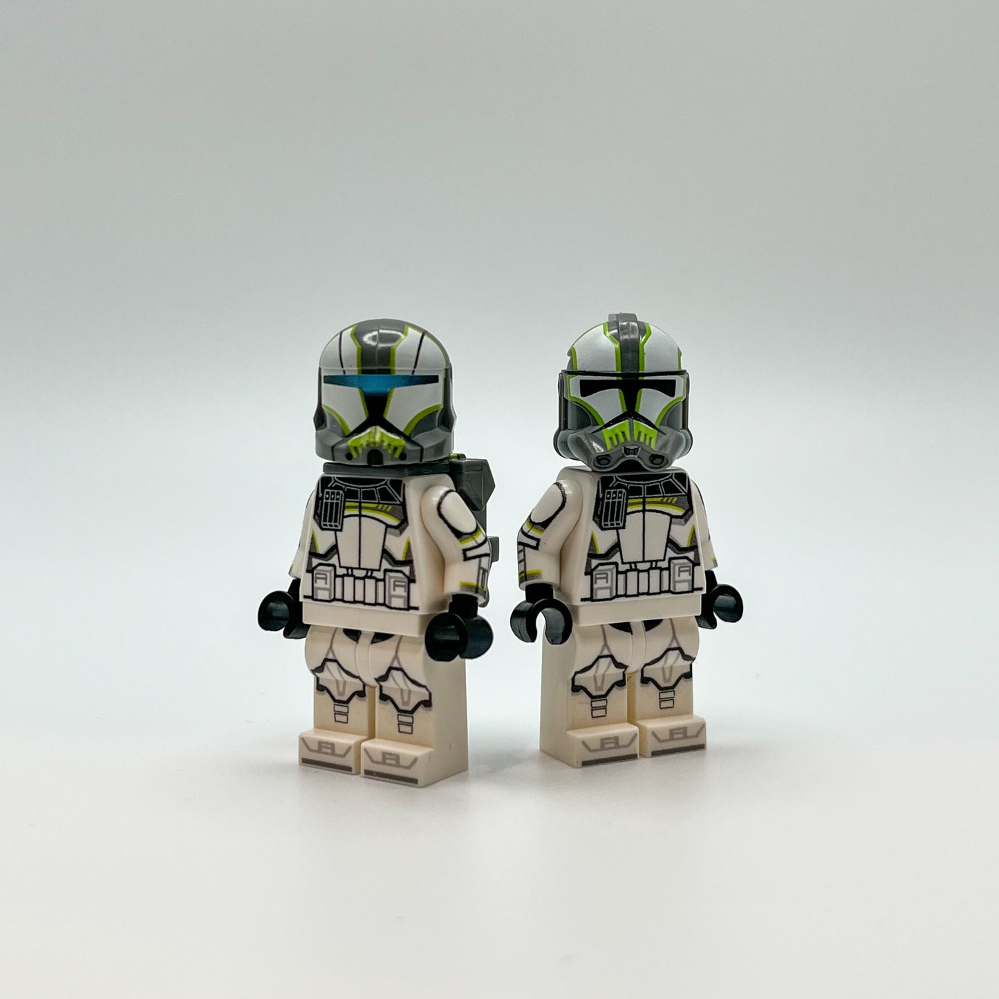 Custom Printed Lambent Company minifigs from Star Wars Battlefront 2 featuring a Lambent Trooper and Lambent commando with Clone Army Customs printed grey backpack