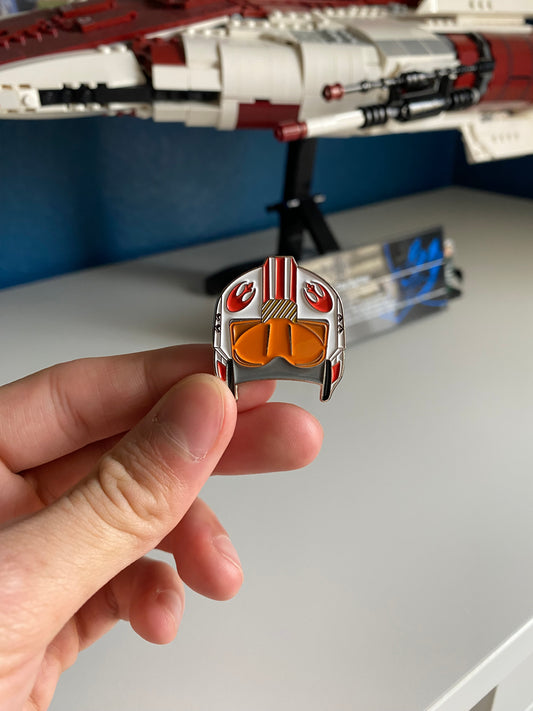 Star Wars Luke Skywalker Rebel X-Wing Pilot Helmet Enamel Pin